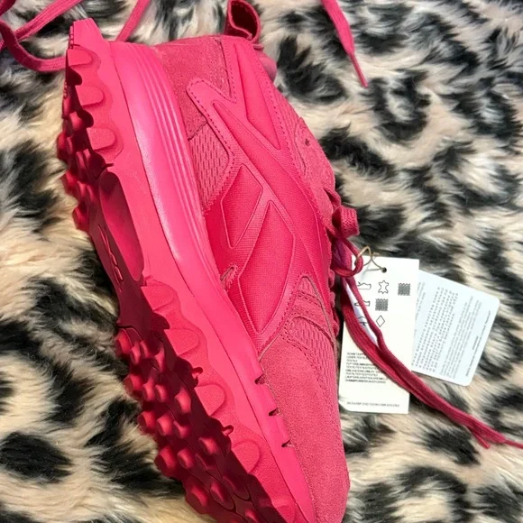 NWT NIB Cardi B Classic Leather Cardi V2 Reebok Women's Pink/Fus Casual - Picture 3 of 8